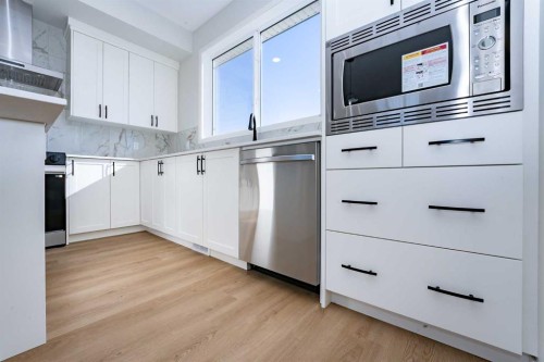 78 Corner Glen Grove Ne, Calgary, AB - Indoor Photo Showing Kitchen