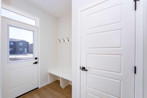 78 Corner Glen Grove Ne, Calgary, AB - Indoor Photo Showing Other Room