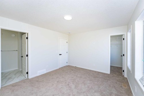 78 Corner Glen Grove Ne, Calgary, AB - Indoor Photo Showing Other Room