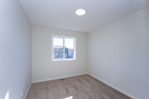 78 Corner Glen Grove Ne, Calgary, AB - Indoor Photo Showing Other Room