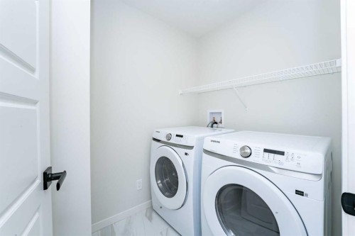 78 Corner Glen Grove Ne, Calgary, AB - Indoor Photo Showing Laundry Room