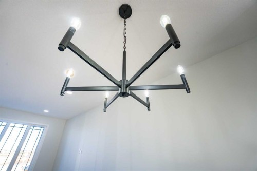 78 Corner Glen Grove Ne, Calgary, AB - Indoor Photo Showing Other Room
