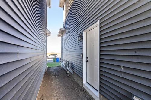 78 Corner Glen Grove Ne, Calgary, AB - Outdoor