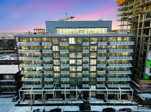 319 9A Street NW Calgary, AB T2N 1T7