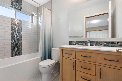 165 Quigley Drive, Cochrane, AB - Indoor Photo Showing Bathroom