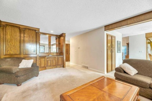 77 Edgewood Rise Nw, Calgary, AB - Indoor Photo Showing Other Room