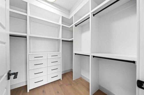 2533 2 Avenue Nw, Calgary, AB - Indoor With Storage