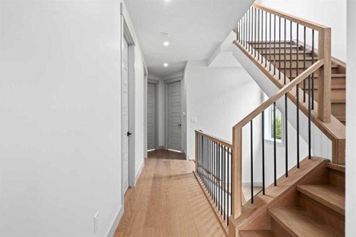 2533 2 Avenue Nw, Calgary, AB - Indoor Photo Showing Other Room