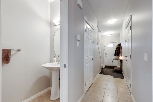 504-620 Luxstone Landing Sw, Airdrie, AB - Indoor Photo Showing Other Room