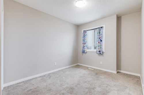 504-620 Luxstone Landing Sw, Airdrie, AB - Indoor Photo Showing Other Room