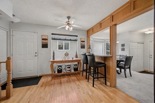 34 Woodglen Crescent Sw, Calgary, AB - Indoor Photo Showing Dining Room