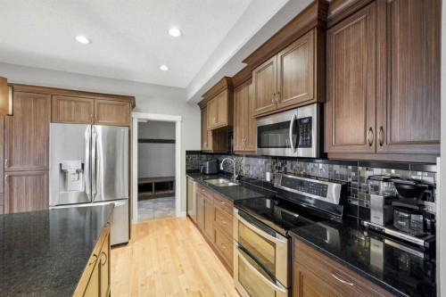 136 Wildrose Crescent, Strathmore, AB - Indoor Photo Showing Kitchen