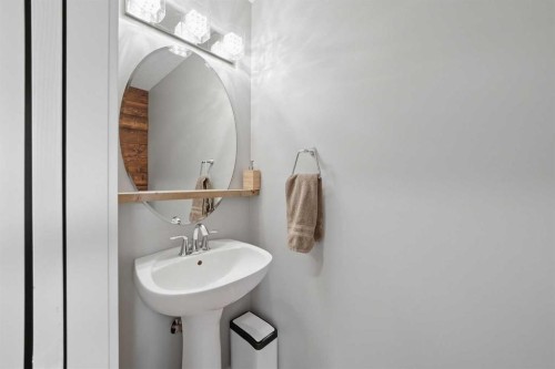 136 Wildrose Crescent, Strathmore, AB - Indoor Photo Showing Bathroom