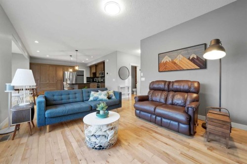 136 Wildrose Crescent, Strathmore, AB - Indoor Photo Showing Living Room