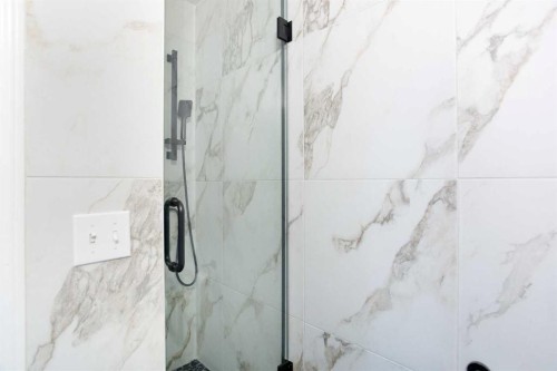 138 Saddlecrest Way Ne, Calgary, AB - Indoor Photo Showing Bathroom