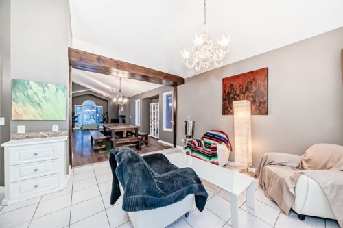 8373 Edgevalley Drive Nw, Calgary, AB 