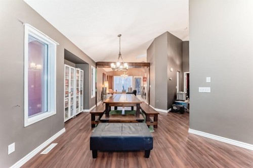 8373 Edgevalley Drive Nw, Calgary, AB 