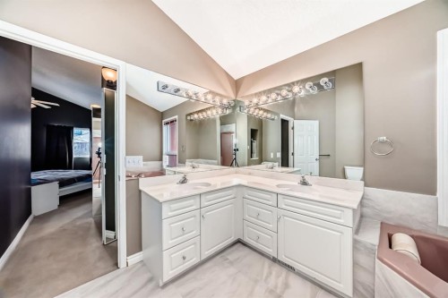 8373 Edgevalley Drive Nw, Calgary, AB 