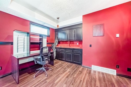 8373 Edgevalley Drive Nw, Calgary, AB 