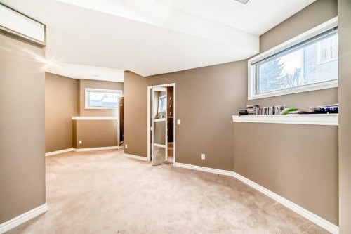 8373 Edgevalley Drive Nw, Calgary, AB 