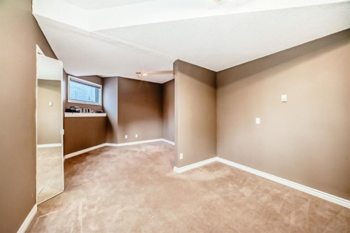 8373 Edgevalley Drive Nw, Calgary, AB 