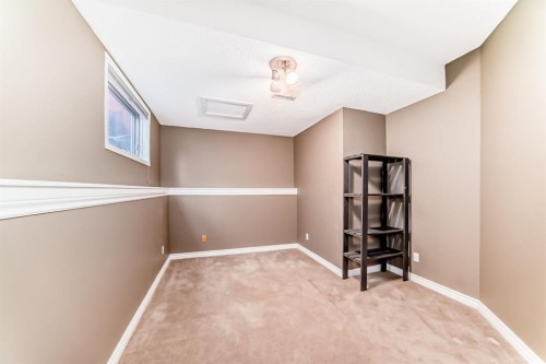 8373 Edgevalley Drive Nw, Calgary, AB 