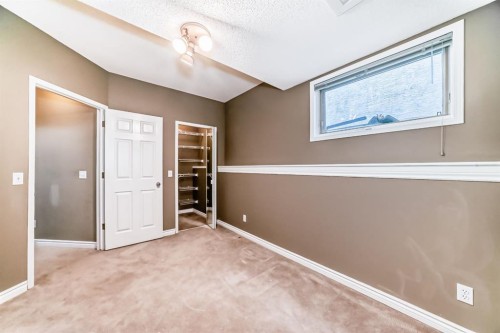 8373 Edgevalley Drive Nw, Calgary, AB 