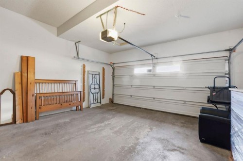 33 Prominence Park Sw, Calgary, AB 