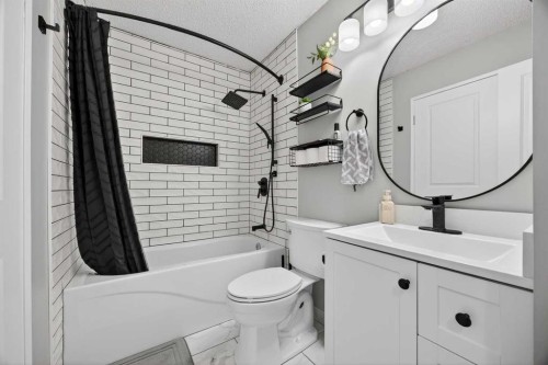 98 Ranch Glen Drive Nw, Calgary, AB - Indoor Photo Showing Bathroom