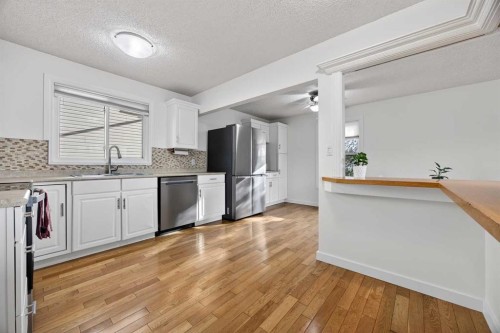 98 Ranch Glen Drive Nw, Calgary, AB - Indoor Photo Showing Kitchen