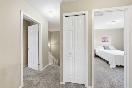302 Strathaven Drive, Strathmore, AB - Indoor Photo Showing Bedroom