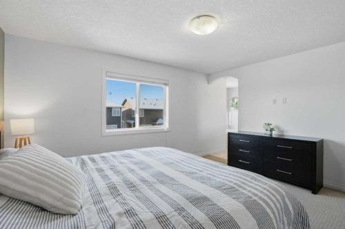 49 Williamstown Green Nw, Airdrie, AB - Indoor Photo Showing Bedroom