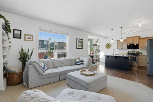 49 Williamstown Green Nw, Airdrie, AB - Indoor Photo Showing Living Room