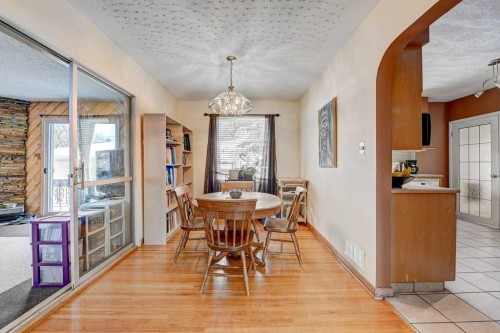 1455 Russell Road Ne, Calgary, AB - Indoor Photo Showing Dining Room