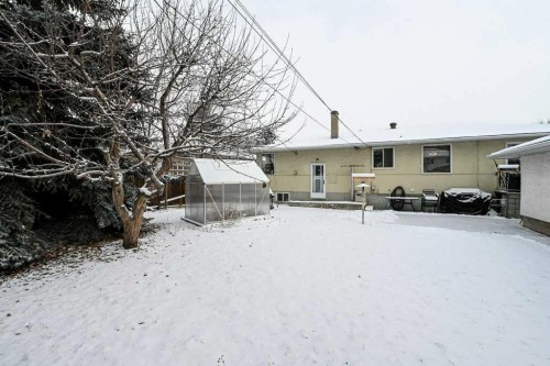 1455 Russell Road Ne, Calgary, AB - Outdoor