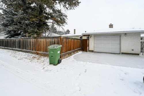 1455 Russell Road Ne, Calgary, AB - Outdoor