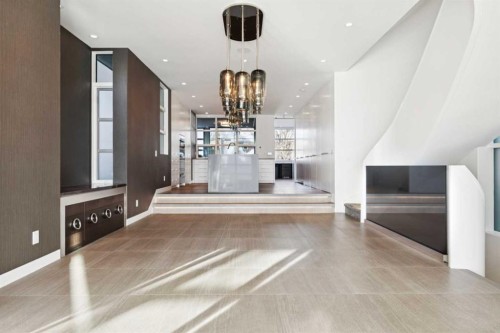 530 Crescent Road Nw, Calgary, AB - Indoor Photo Showing Other Room