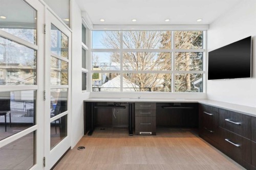 530 Crescent Road Nw, Calgary, AB - Indoor