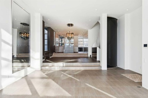 530 Crescent Road Nw, Calgary, AB - Indoor Photo Showing Other Room