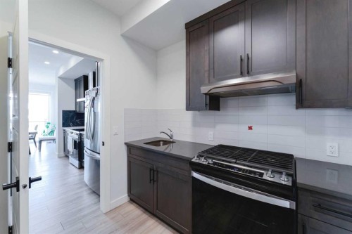 200 Lewiston Drive Ne, Calgary, AB - Indoor Photo Showing Kitchen With Upgraded Kitchen