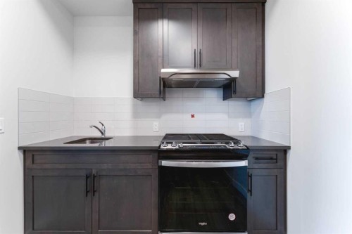 200 Lewiston Drive Ne, Calgary, AB - Indoor Photo Showing Kitchen