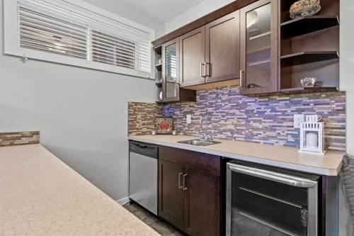 69 Ravenskirk Close Se, Airdrie, AB - Indoor Photo Showing Kitchen
