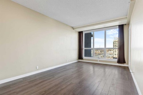 1103-8880 Horton Road Se, Calgary, AB - Indoor Photo Showing Other Room