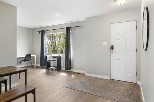173 Gordon Drive Sw, Calgary, AB - Indoor