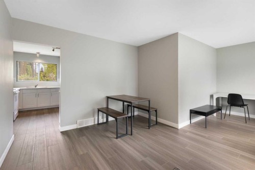 173 Gordon Drive Sw, Calgary, AB - Indoor Photo Showing Other Room