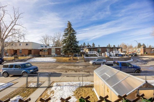 11254 6 Street Sw, Calgary, AB - Outdoor