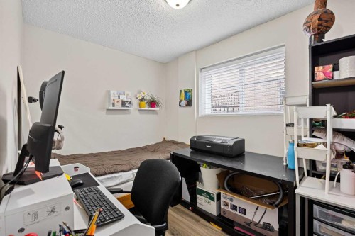 11254 6 Street Sw, Calgary, AB - Indoor Photo Showing Office