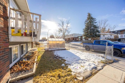 11254 6 Street Sw, Calgary, AB - Outdoor