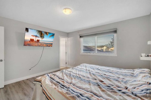 108 Whiteglen Crescent Ne, Calgary, AB - Indoor Photo Showing Bedroom