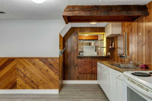 108 Whiteglen Crescent Ne, Calgary, AB - Indoor Photo Showing Kitchen